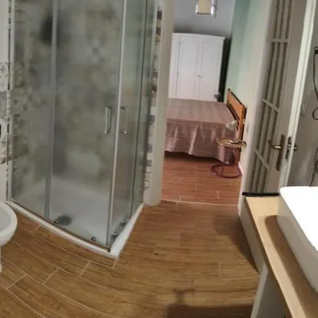 Bed & Breakfast Magalocanda Stanze Sotto Al Castello 3*