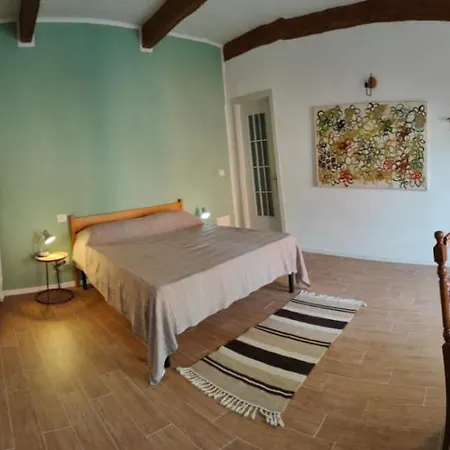 Oda ve Kahvaltı Magalocanda Stanze Sotto Al Castello 3*