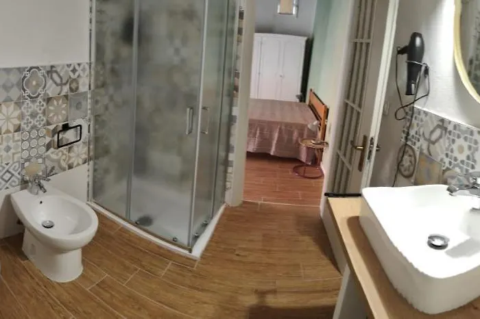 Bed & Breakfast Magalocanda Stanze Sotto Al Castello 3*